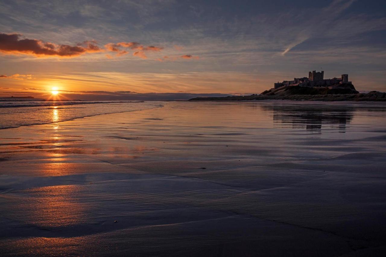The Victoria Hotel Bamburgh Eksteriør bilde